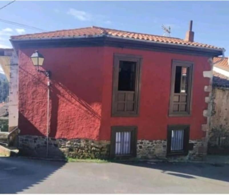 La Casina Roja - Santolaya De Cabranes Villa Arboleya Eksteriør billede